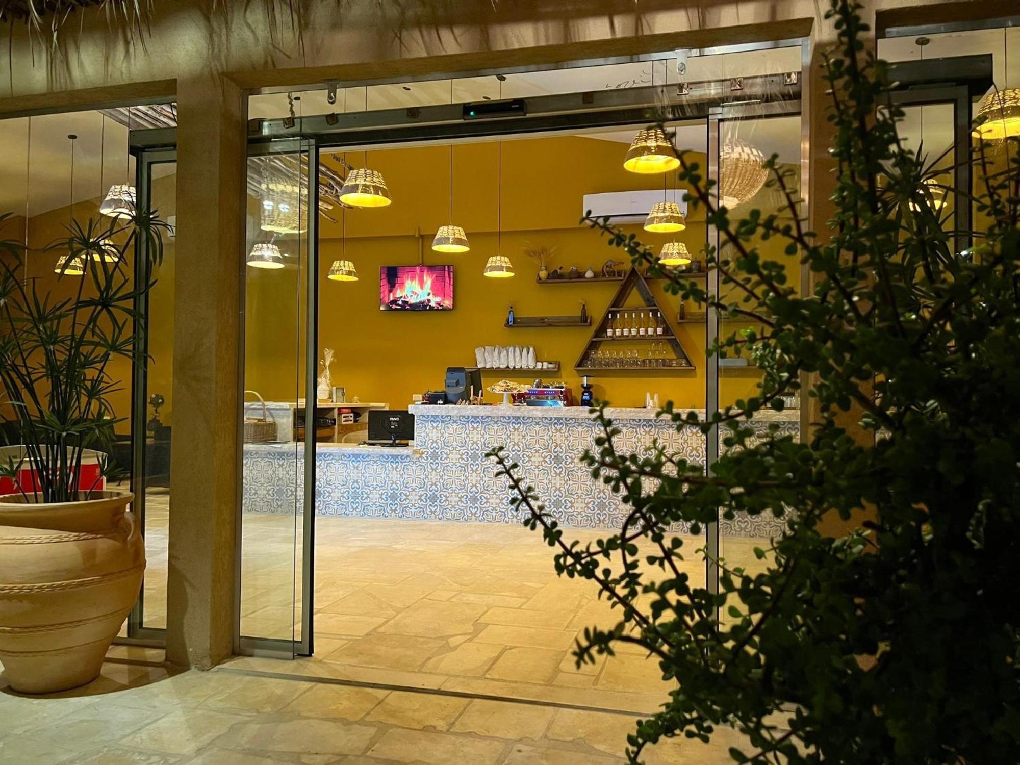 Adama Boutique Hotel ミツペ・ラモン エクステリア 写真