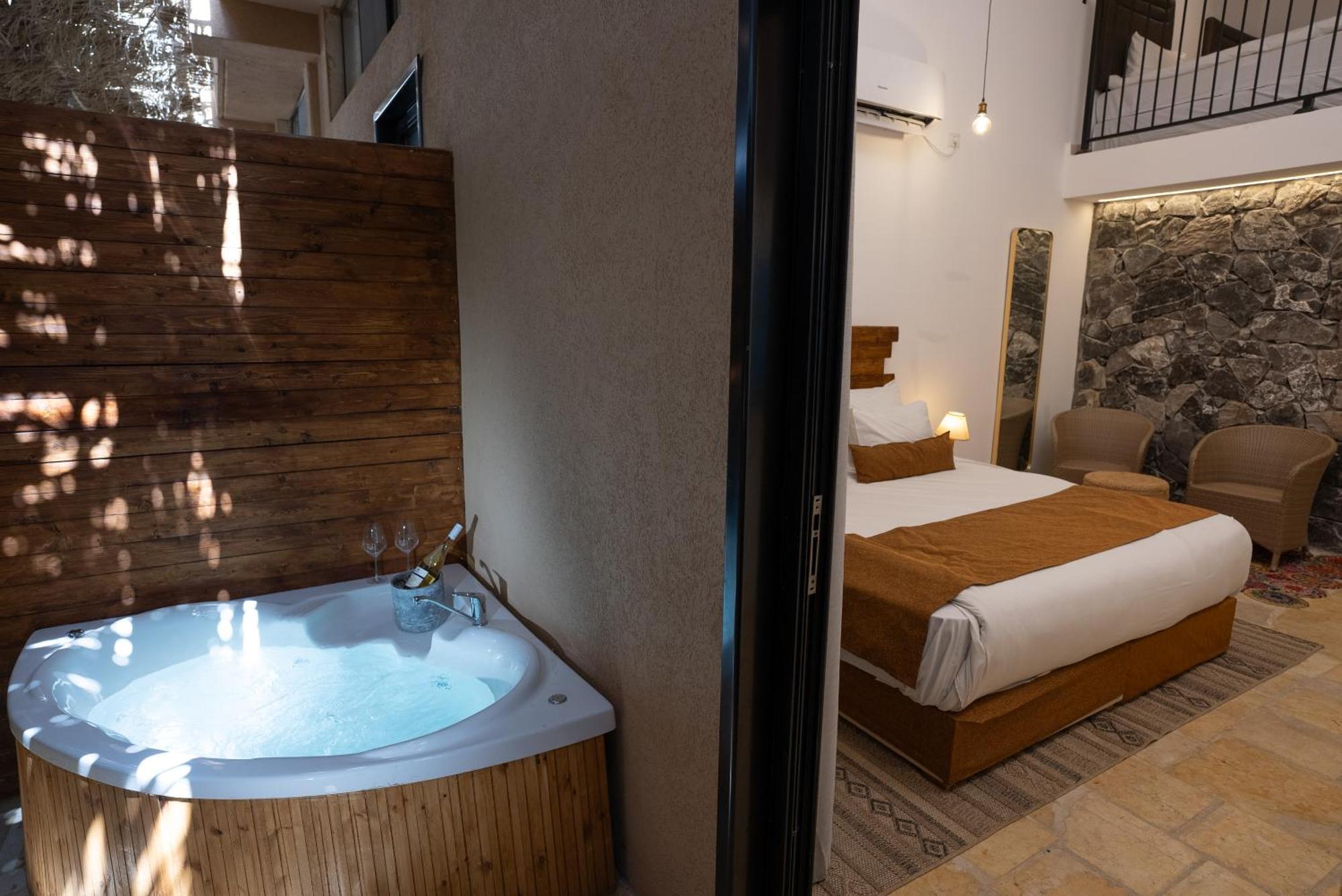 Adama Boutique Hotel ミツペ・ラモン エクステリア 写真
